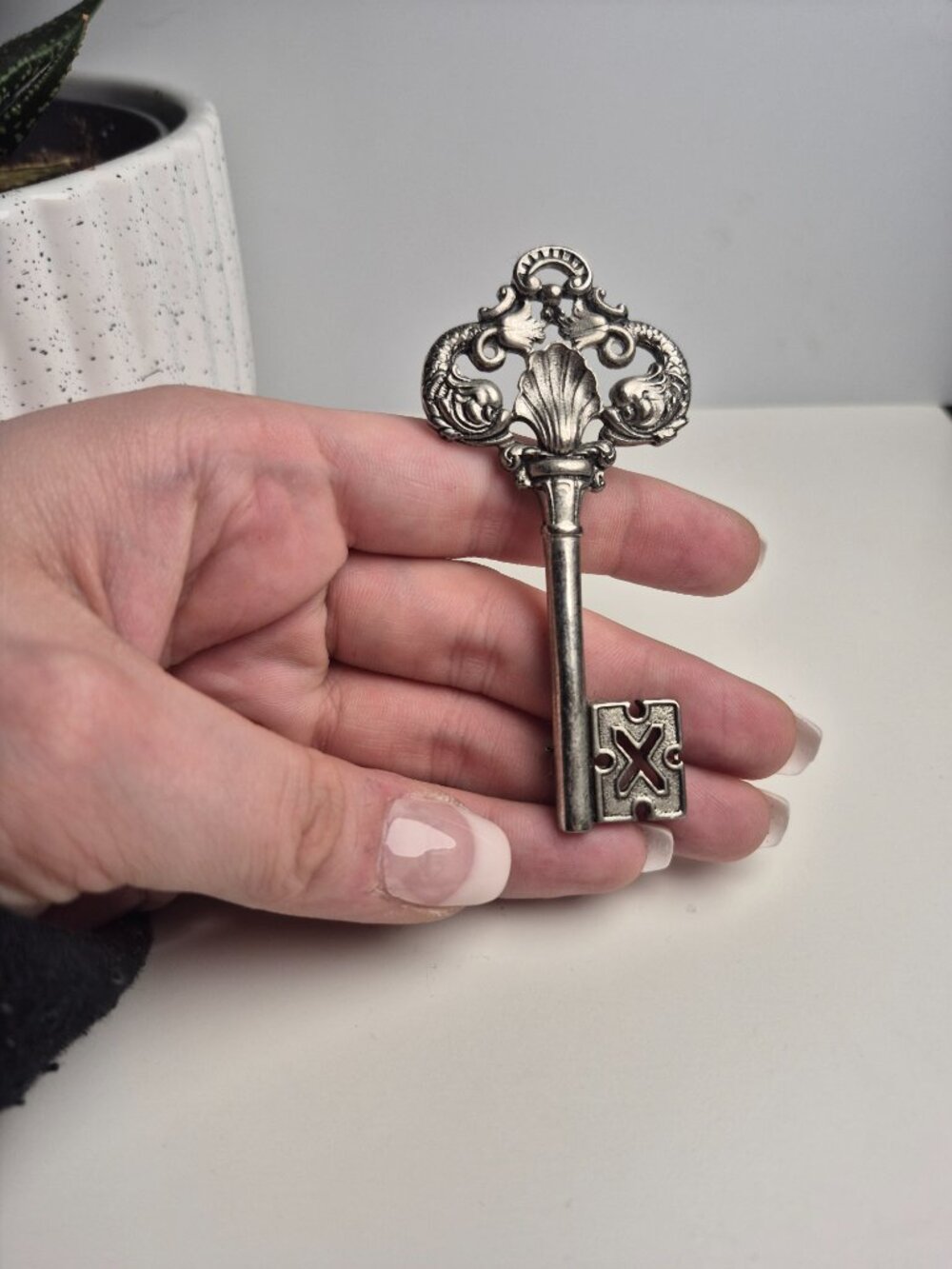 Sterling Silver Key Broach / Pin - Picture 3 of 8